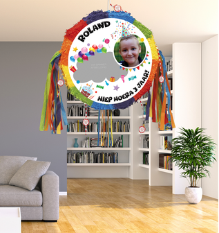 Gepersonaliseerde pinata Birthday thema kamer voorbeeld