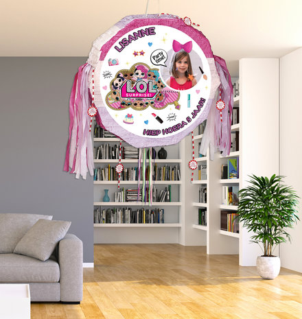 Gepersonaliseerde pinata L.O.L. Surprise thema voorbeeld kamer