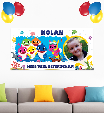 Gepersonaliseerde muurbanner Baby Shark thema beterschap voorbeeld