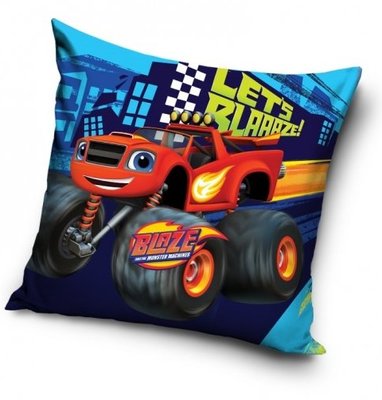 Blaze en de Monsterwielen kussen Lets Blaaaaze!